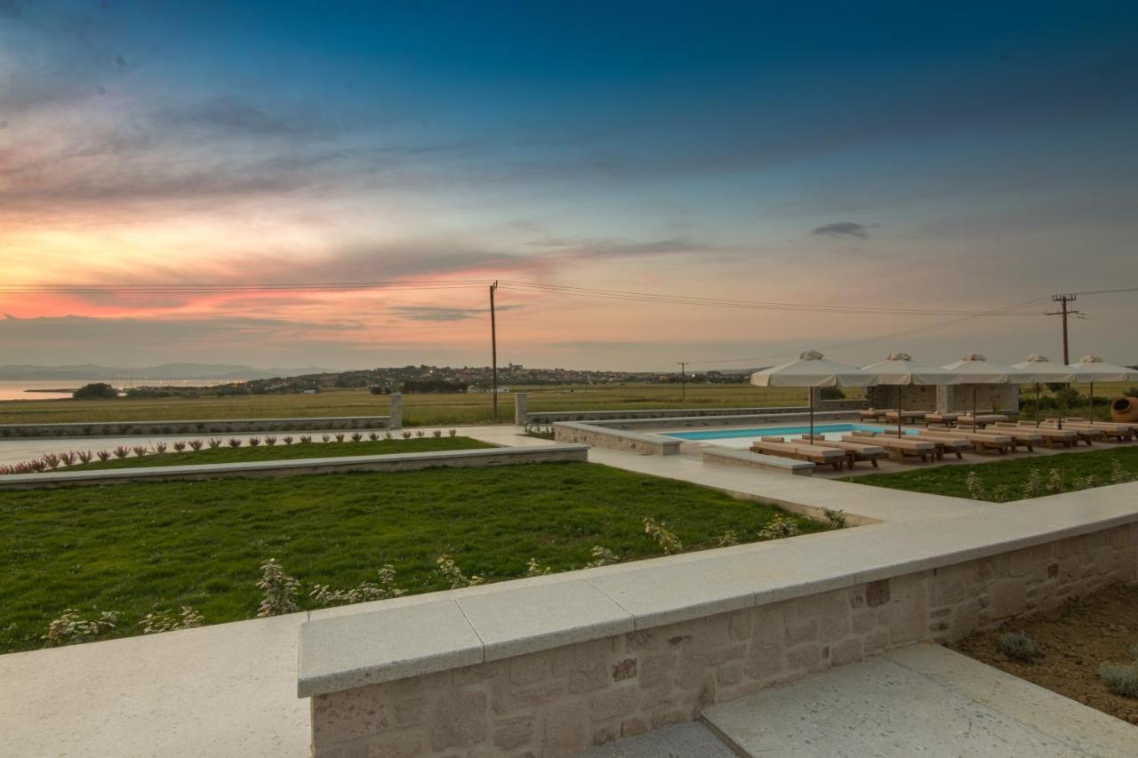 Onar Limnos II Luxury Apartments Moudhros Bagian luar foto